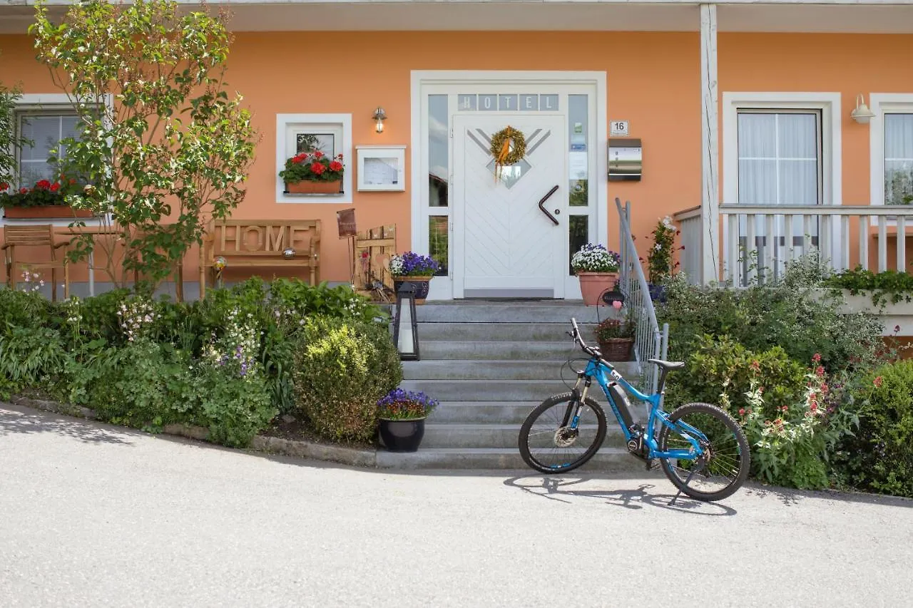 Landhotel Eibl Rohrnbach 3*,